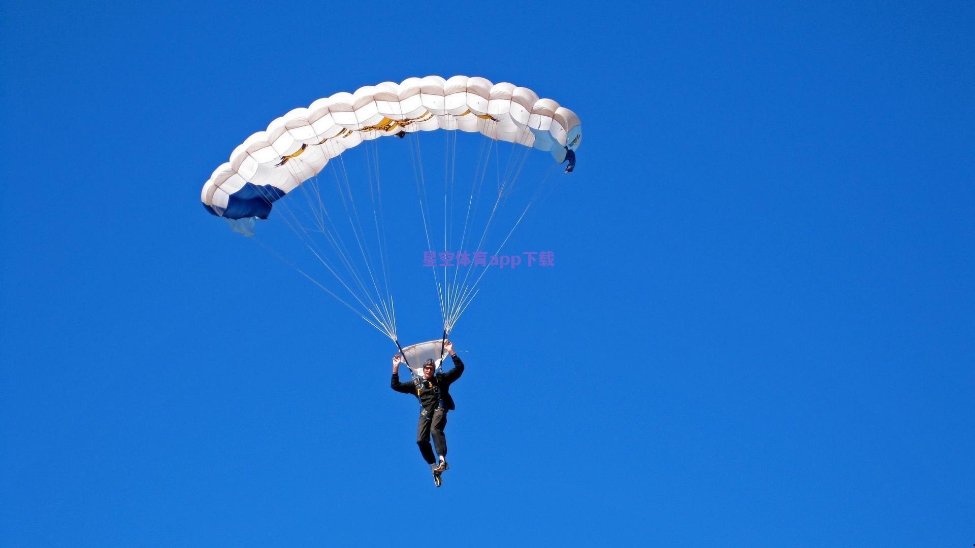 辽篮双枪发威 广东惊险过关 争冠组首轮双雄告捷